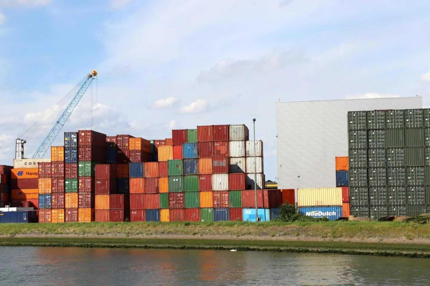 Rotterdam viert zijn haven, maar de uitstoot viert mee