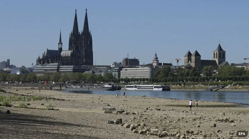Niet eerder stond het waterpeil van de Rijn bij Keulen zo laag